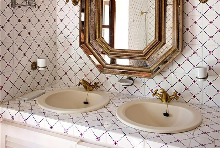 Badezimmer Waschecken Spiegel 