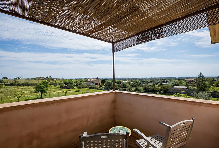 Terrasse mit Weitblick über die Landschaft