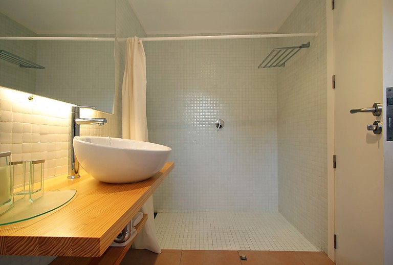 Badezimmer Waschbecken Spiegel Dusche